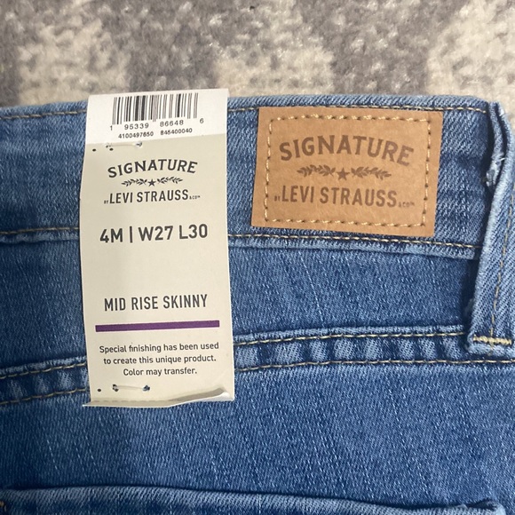 Womens levi jeans size 4M W27 L 30 brand new - Picture 4 of 5